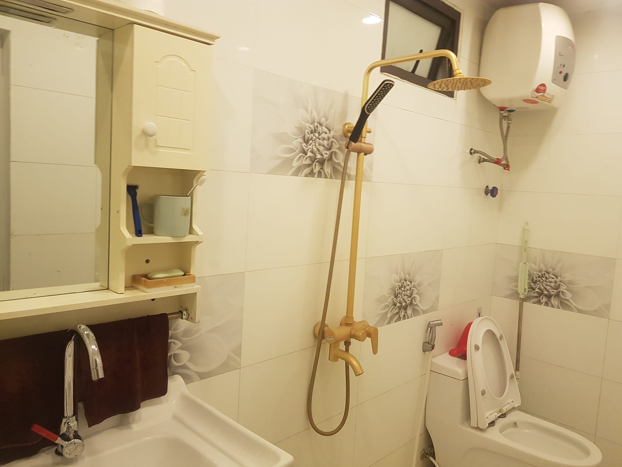 BÁN NHÀ HAI BÀ TRƯNG, Ô TÔ TRÁNH, VIEW HỒ, NHÀ ĐẸP 5 TẦNG