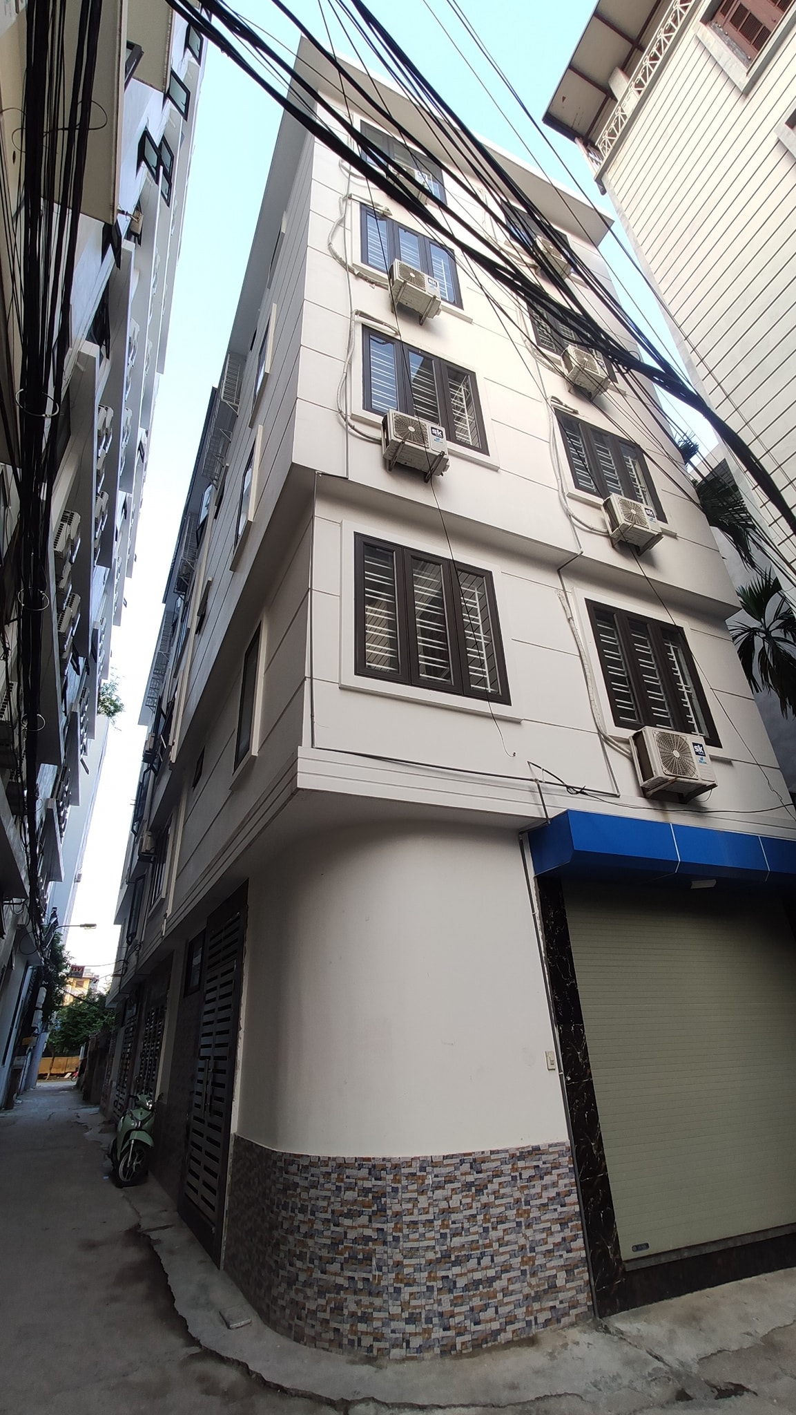 38B8 ngõ 217 Mai Dịch, diện tích 42m2 x 6 tầng. Mặt tiền 6.7m. Giá 8.2 tỷ