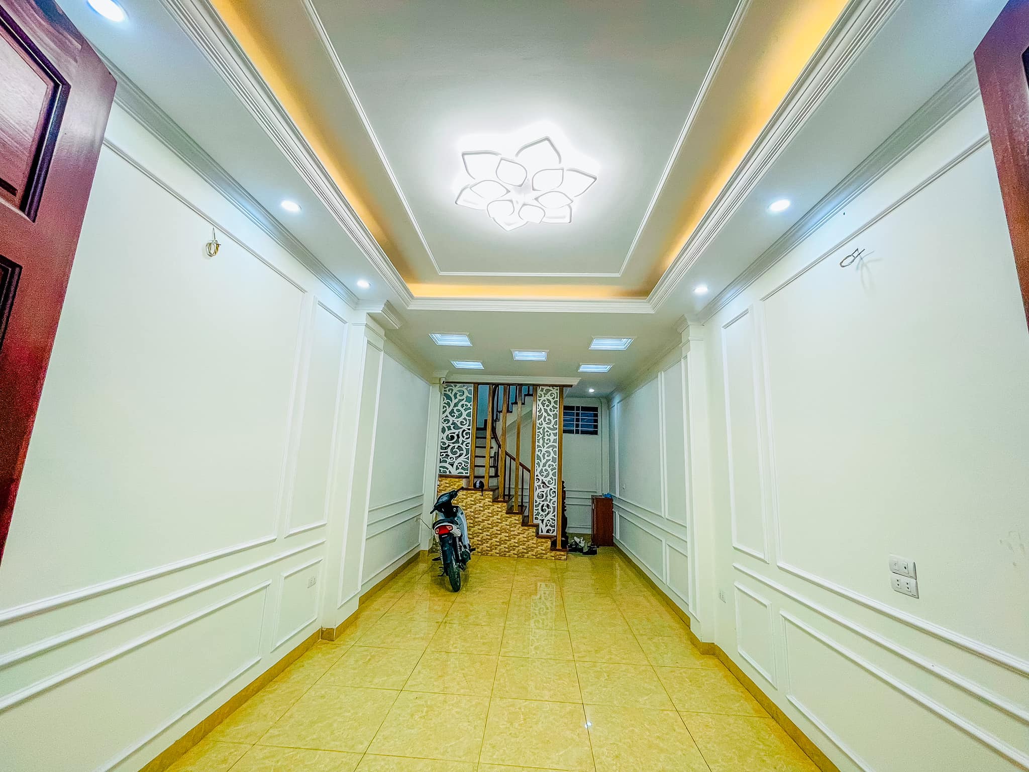 Cần Bán Nhà Nguyễn Đổng Chi - Nam Từ Liêm 37m, 5 Tầng, MT 3.7m Giá 5.6 tỷ.