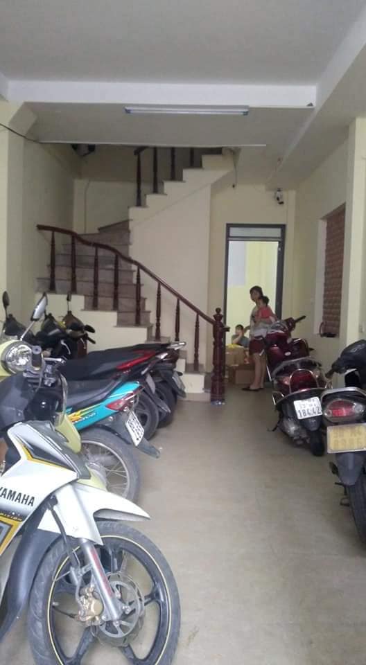 Bán nhà riêng 54m2 ở 20 Dịch Vọng. Mặt tiền 4.2m. 6 tầng. Giá 8.2 tỷ