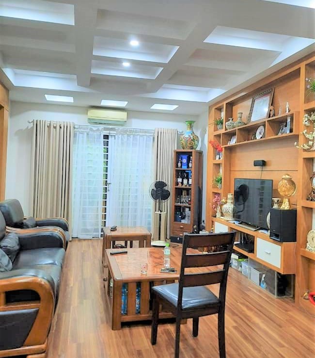 Bán Nhà Mặt phố Kim Mã Ba Đình, Nhà đẹp, KD đỉnh, 62m 5T, Giá 25 tỷ.