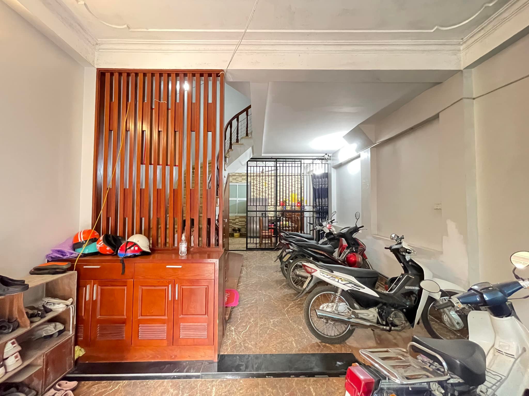 Bán Gấp Nhà Trần Quốc Vượng - Cầu Giấy 55m, 6 Tầng, MT 5m, Giá 6.8 tỷ.