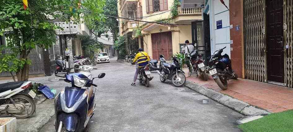 Cần bán mảnh đất khu Vip - ngõ 39 Phạm Thận Duật 50m2, 4.4m MT. Giá 8.4 tỷ