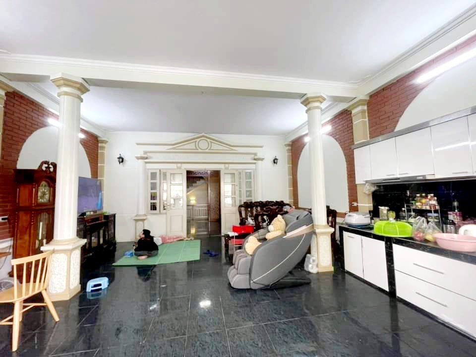 HIẾM NHÀ NGÕ TO NHƯ MẶT PHỐ TRUNG TÂM QUẬN CẦU GIẤY, MẶT TIỀN SIÊU RỘNG, VỈA HÈ THÊNH THANG, KINH DOANH ĐỈNH – 098.115.8.507