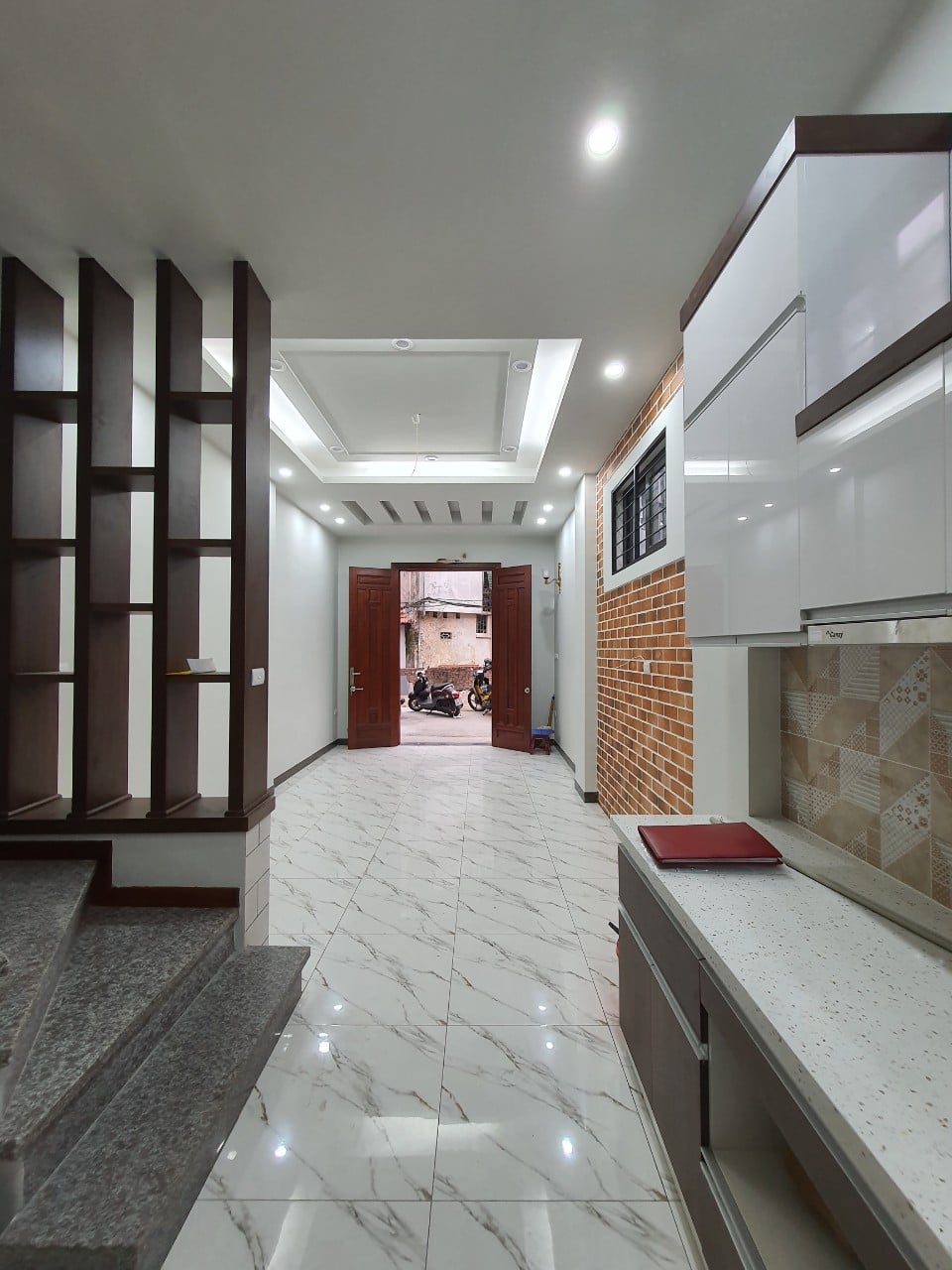 Cần Bán Nhà Minh Khai - Hai Bà Trưng 33m, 5 Tầng, MT 3.5m Giá 4.45 tỷ Liên hệ: Mr Dũng 0983833999.