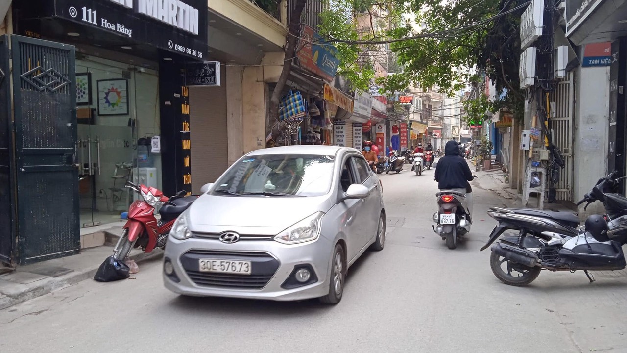 Bán nhà mặt phố Hoa Bằng - Cầu Giấy 50m2