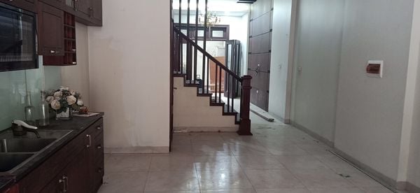 176 Mai Dịch, 2 mặt tiền - vị trí thuận lợi, Giá 14 tỷ. Nhà 78m2 x 5 tầng, mặt tiền 4.3m