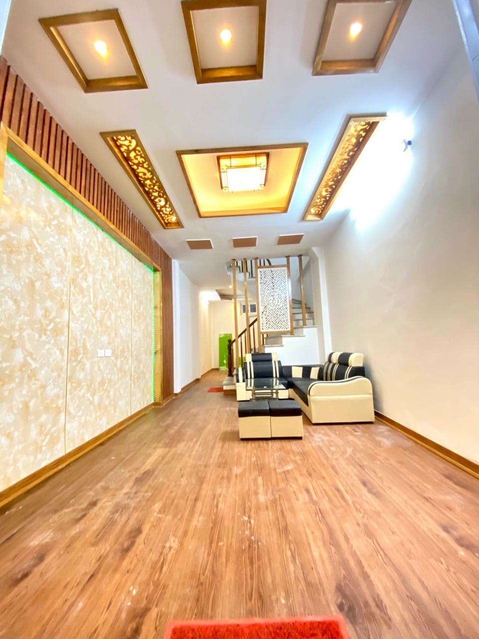 Cần Bán Gấp Nhà Nam Dư - Hoàng Mai 33M, 4 Tầng, MT 3.5M Giá 3.2 tỷ Liên hệ: Mr Dũng 0983833999.