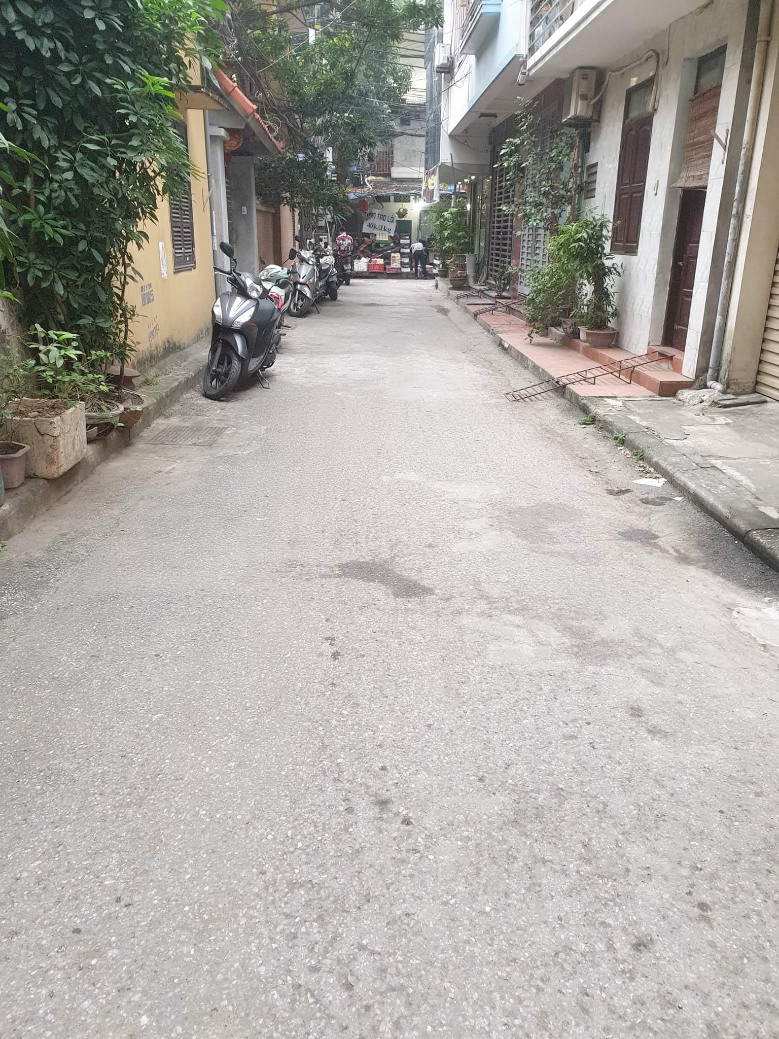 Bán nhà riêng 71m2 ngõ 82 Nghĩa Tân , mặt tiền 7.4m. Giá 10.8 tỷ. 4 tầng