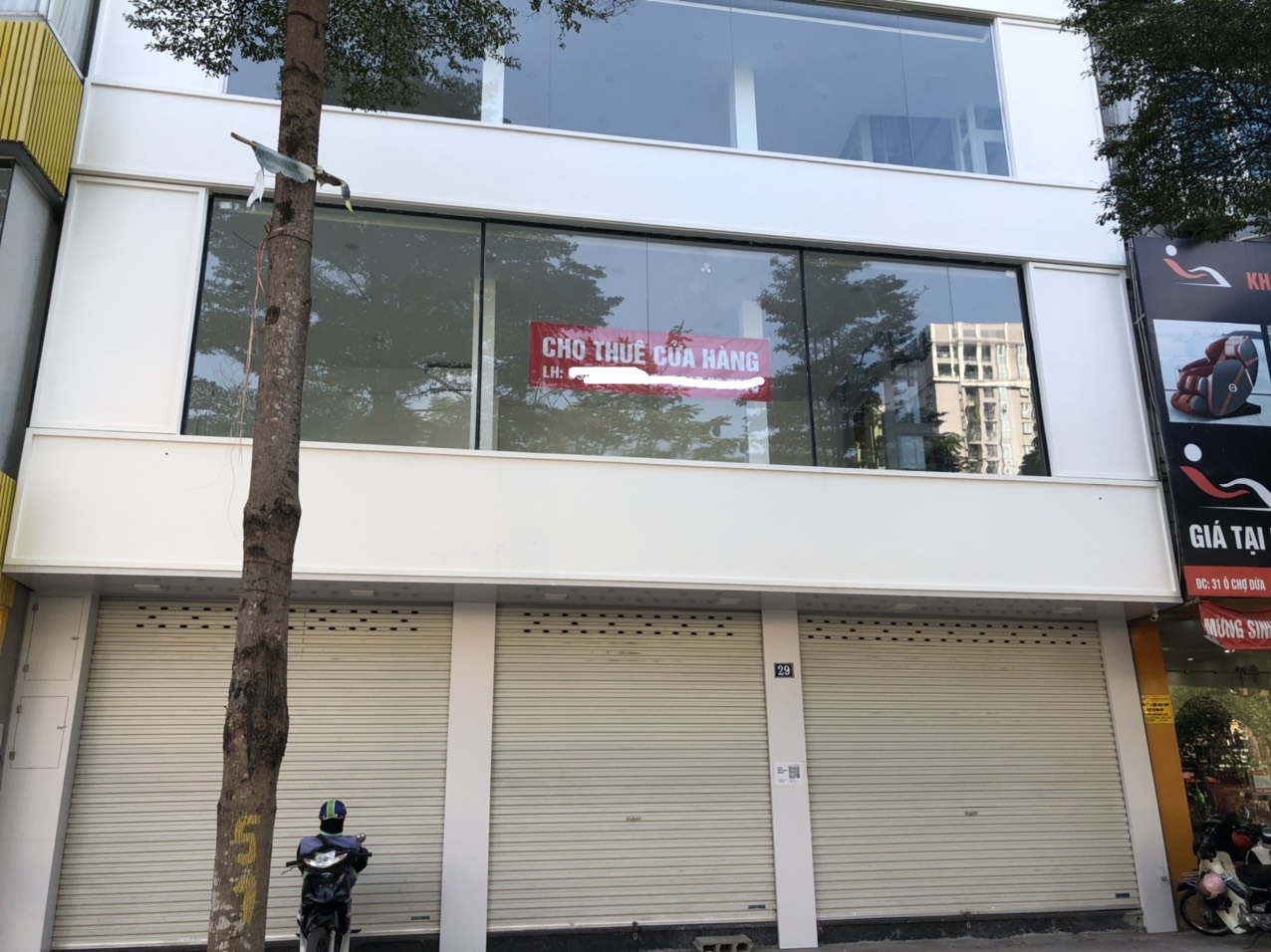 900m2