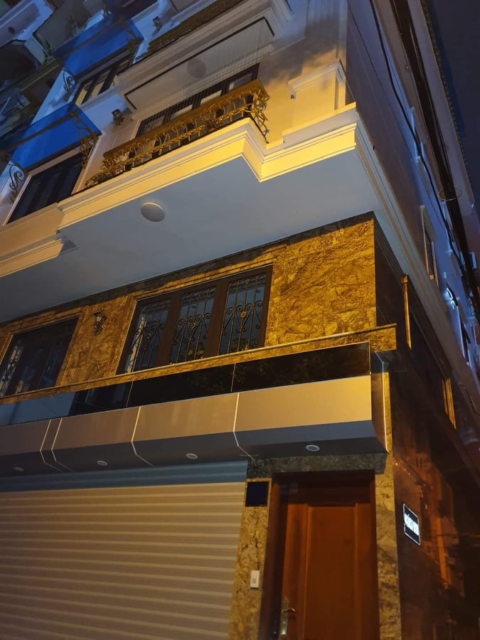 (Siêu hiếm): Nhà Đẹp Phân Lô Trần Quốc Hoàn, 2 Thoáng, Ngõ Ô Tô Thông, Kinh Doanh. DT 72m2. Giá chỉ 18 tỷ