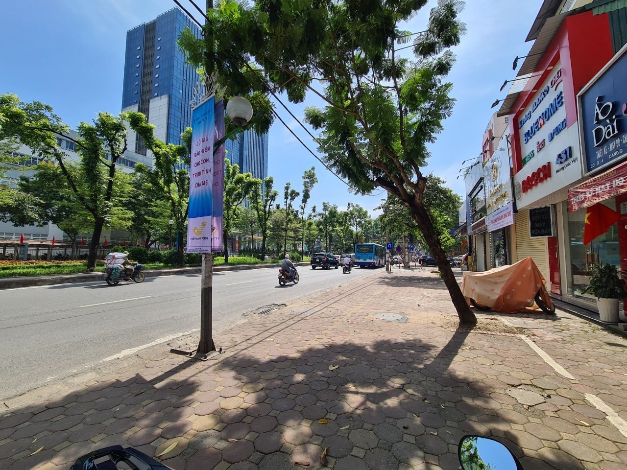 BÁN MẢNH ĐẤT PHÂN LÔ HOÀNG QUỐC VIỆT, CẦU GIẤY – CẠNH HV QP – GẦN PHỐ Ô TÔ VÀO 195M, 26 TỶ
