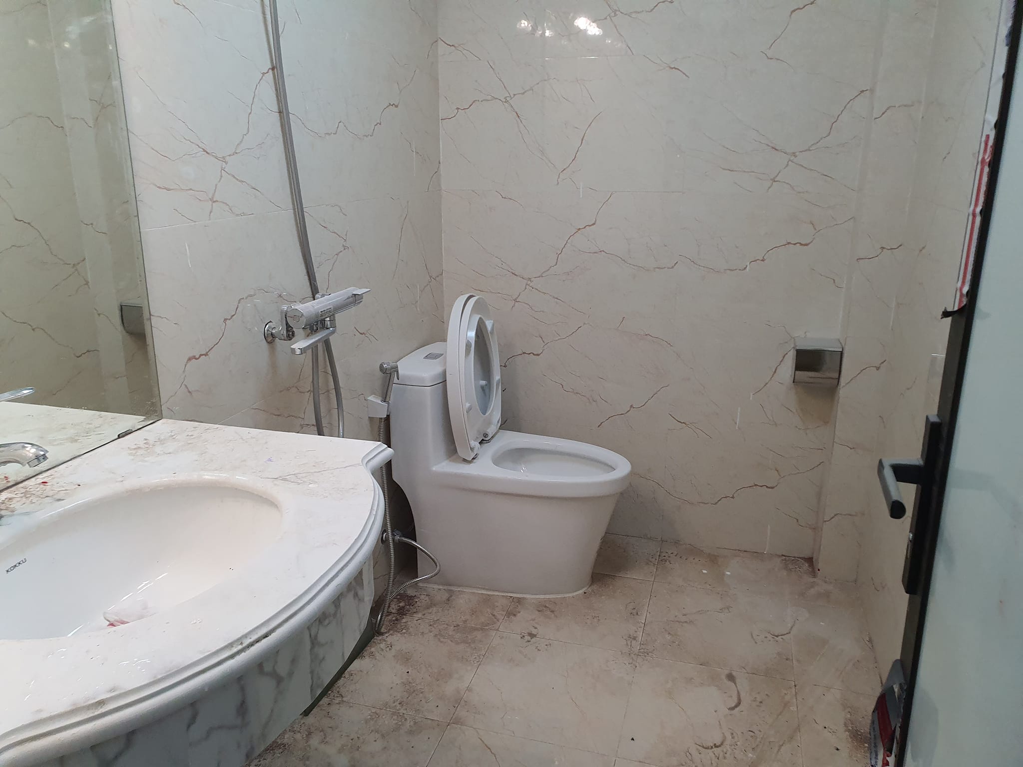 Bán nhà riêng ngõ 18 Nguyễn Khả Trạc, vị trí mặt phố. 52m2, 5 tầng. Giá 16.5 tỷ