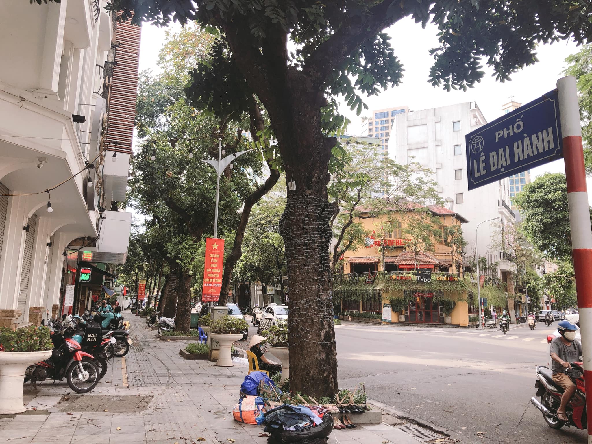 Nhà mặt phố Đại Cồ Việt, lô góc 2 mặt tiền 43m2, giá 16.3 tỷ, 0867195893