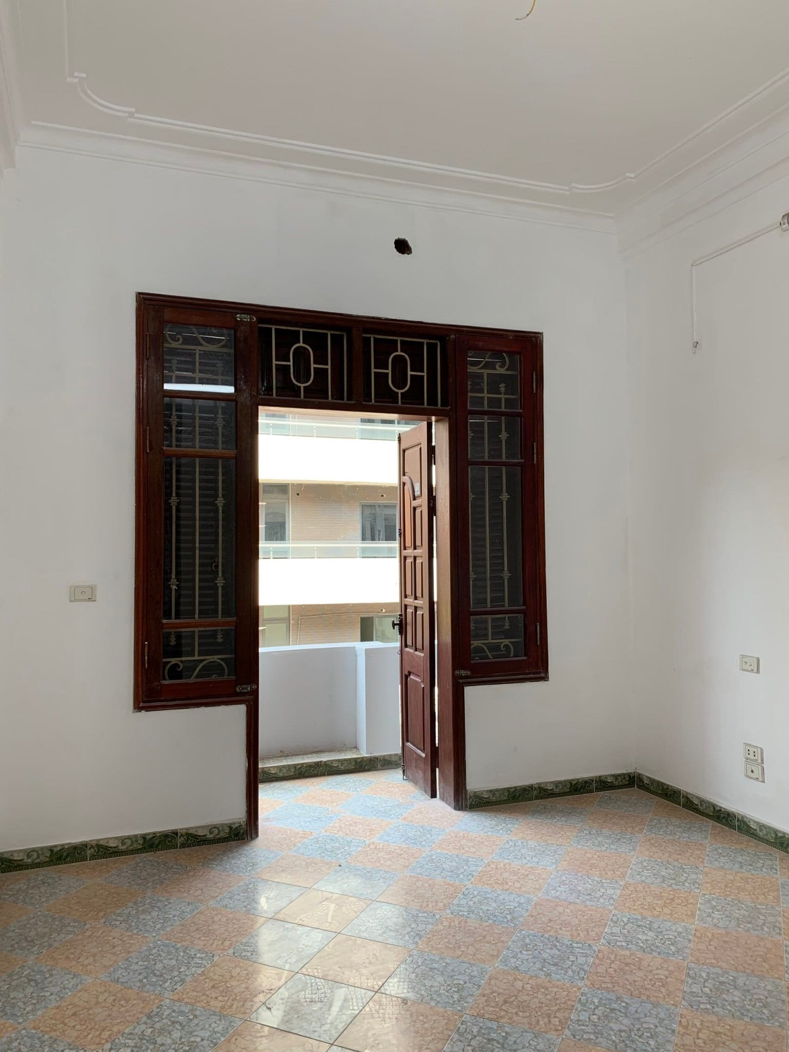 Bán nhà 50m2, 5 tầng - ngõ 3 Đông Quan, Cầu Giấy. Giá 14.8 tỷ, vỉa hè rộng