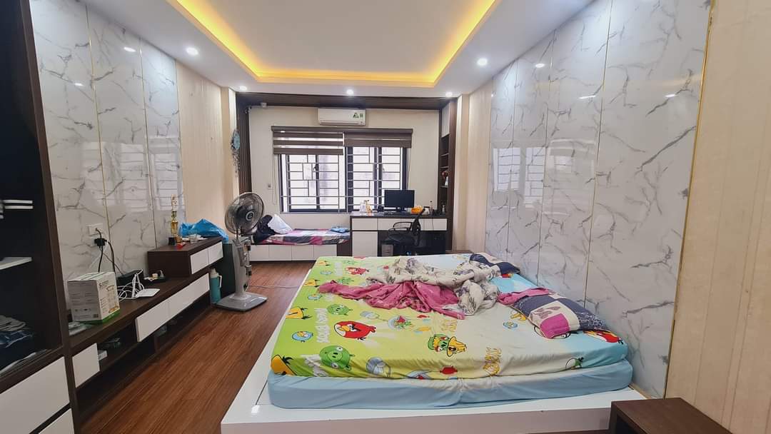 Bán nhà Tân Mai, Hoàng Mai, Kinh doanh online, nhà mới, 35m2 5 tầng, hơn 4 tỷ, 0949606622