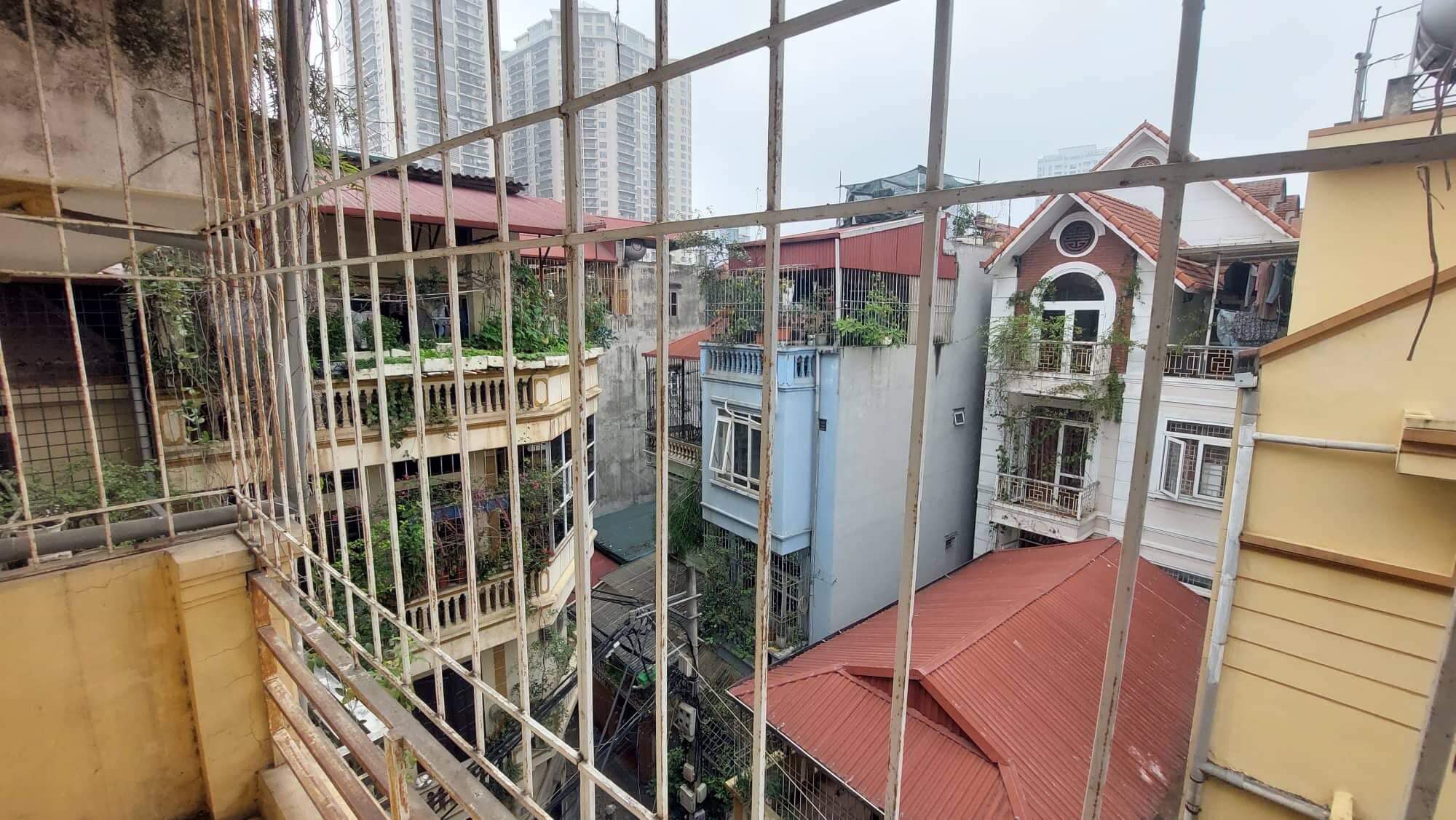 Bán Gấp Nhà Láng Hạ - Đống Đa 24m, 5 Tầng, MT 3.8m Giá 4.5 tỷ. Liên Hệ: Mr Dũng 0983833999.