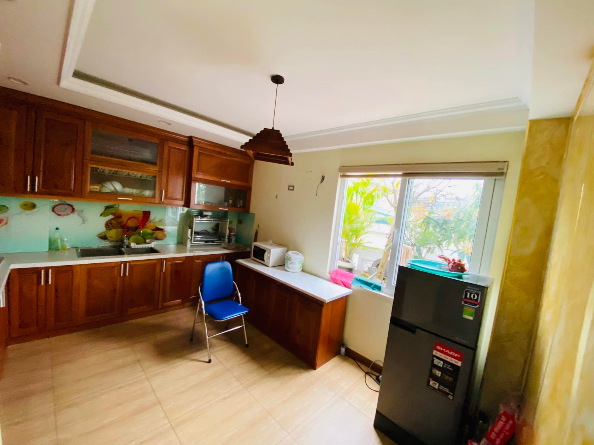 Bán tòa nhà VP - 45A Võng Thị, 9 tầng thang máy, view Hồ Tây, 115m2, 9 tầng, 10m MT. Giá 55 tỷ