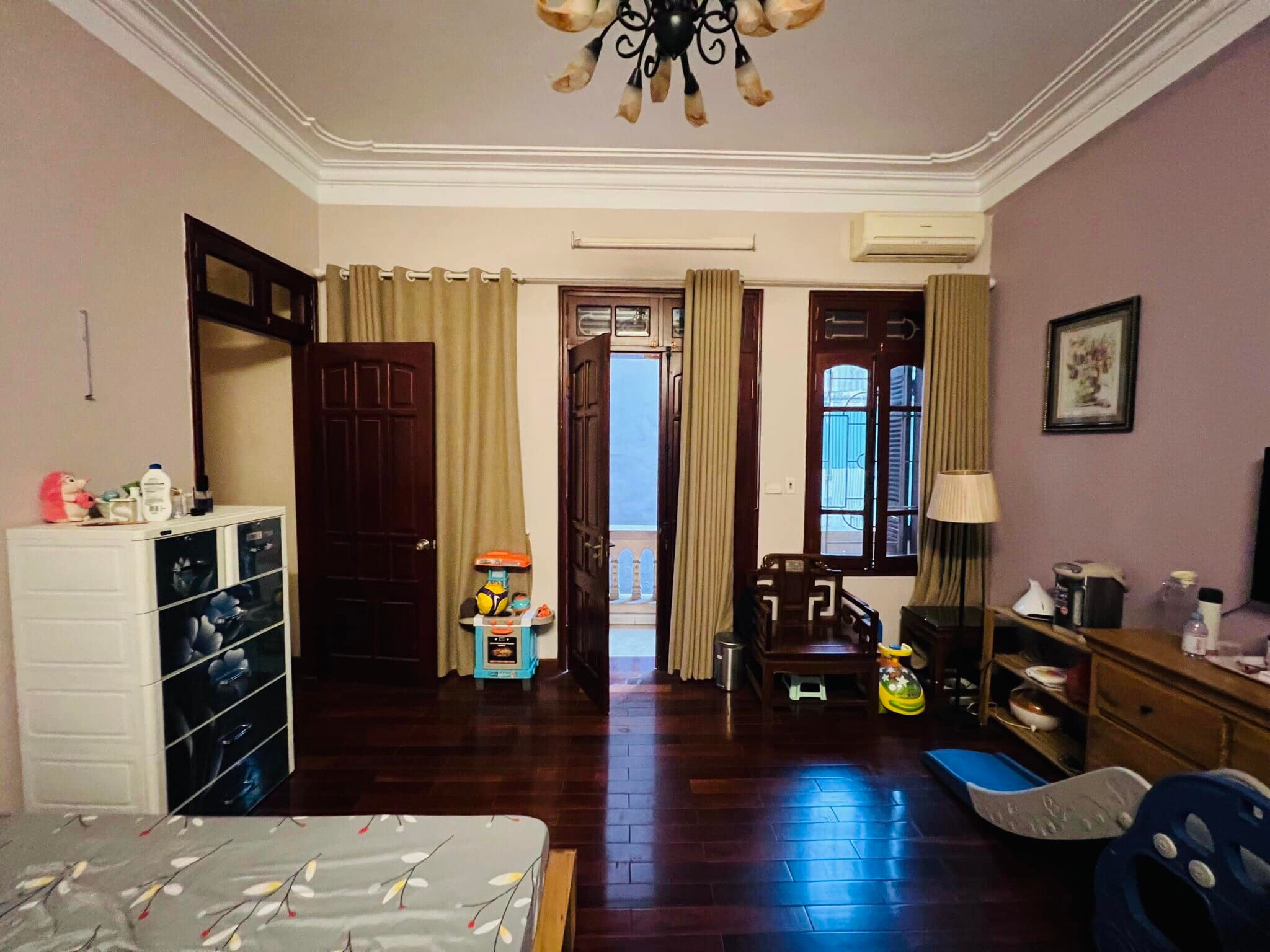 Nhà mặt đường Sông Sét, lô góc 65m2 x 5T thang máy, MT 5m, 16 tỷ, 0985868893