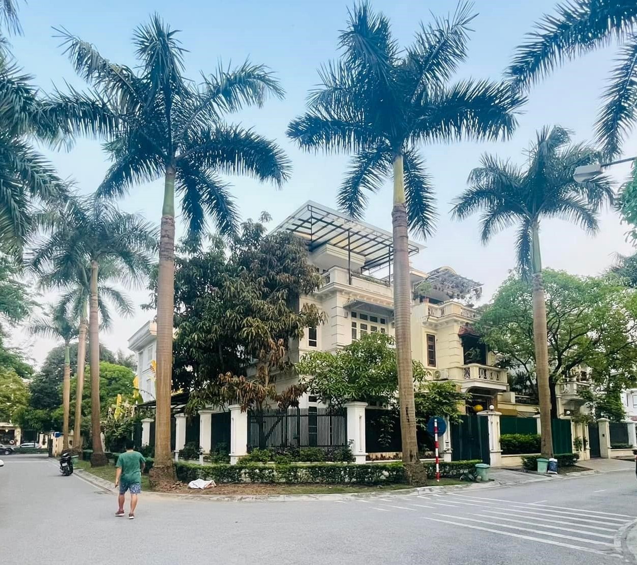 Bán Biệt Thự khu Vườn Đào, Phú Thượng, Tây Hồ. DT 180m2, MT 25m