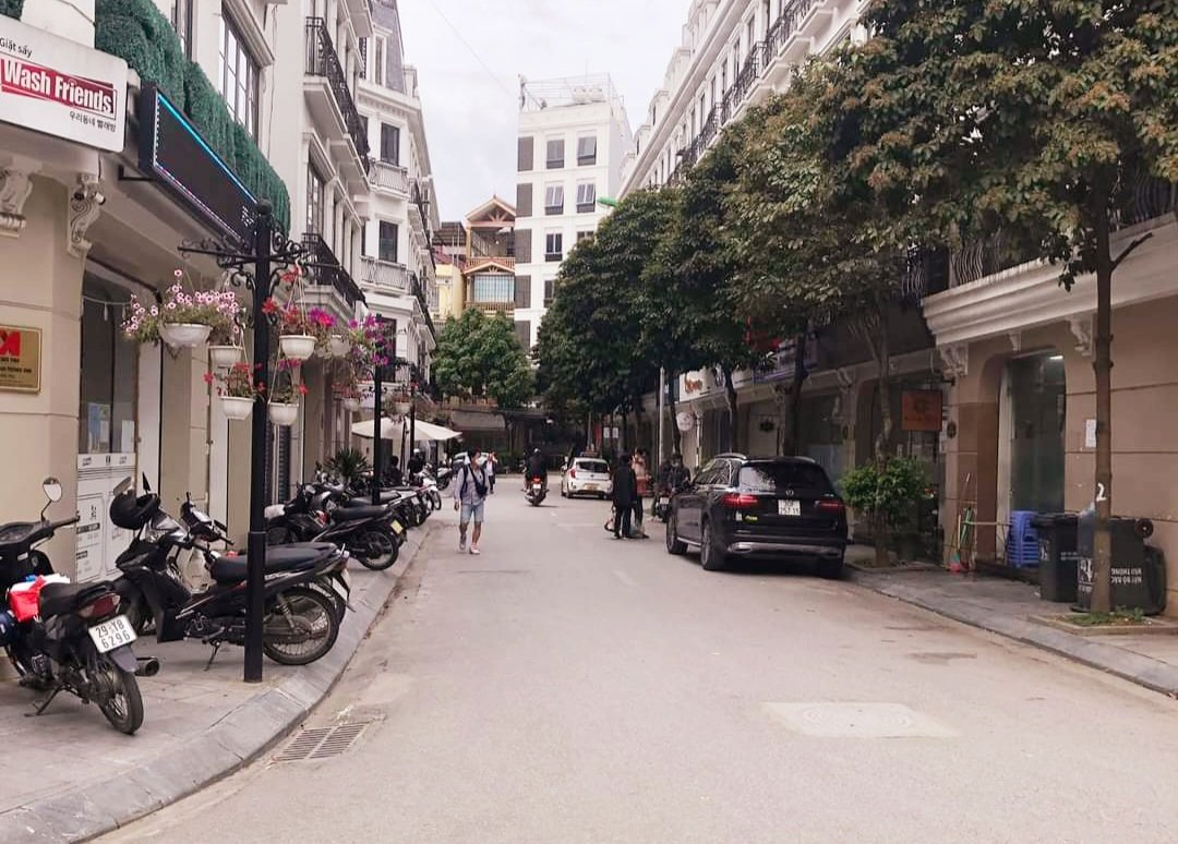 Bán nhà gần đường ĐÌNH THÔN, thang máy, ô tô tránh, tiện ích khu đô thị FIVE STAR, kinh doanh 0981158507