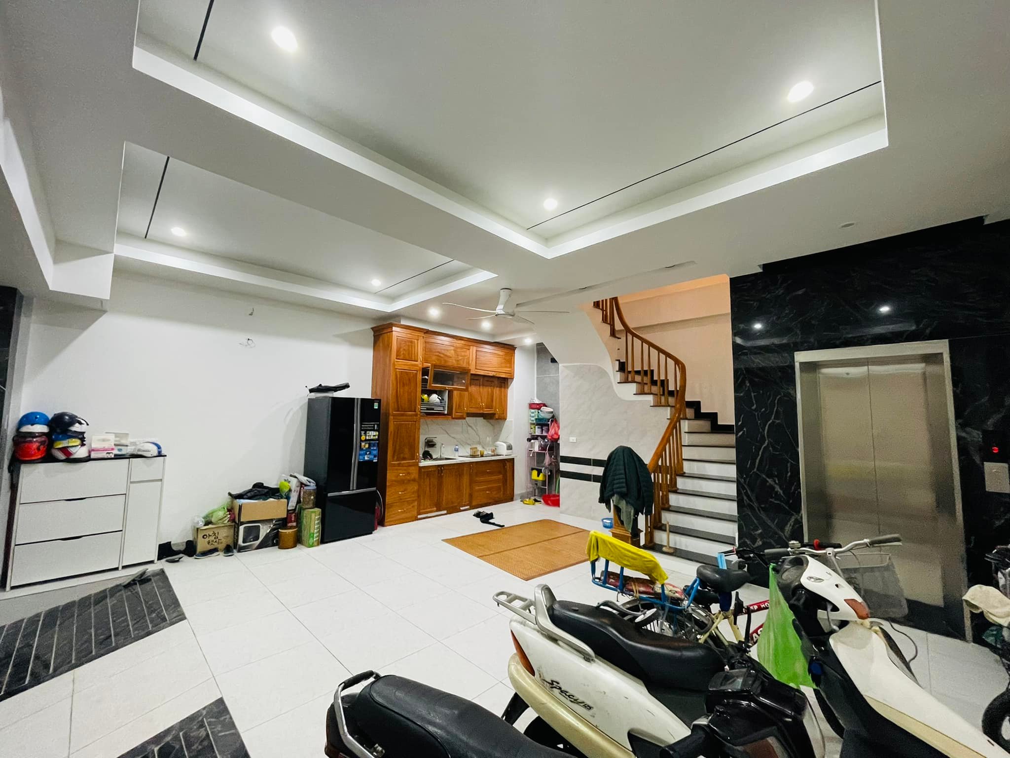 Siêu Đẹp: Bán nhà chia lô 55m2x6T Phùng Chí Kiên 11.2 tỷ. Ngõ ô tô kinh doanh