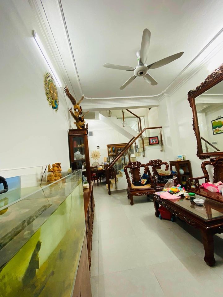 Bán nhà phố Nguyễn Khánh Toàn - Cầu Giấy 55M, 5 tầng, MT4m, giá 6.5 tỷ. Liên hệ: Mr Dũng 0983833999.