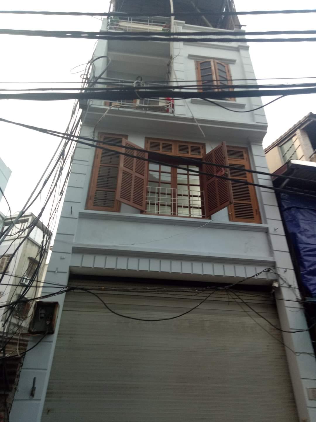 Bán nhà riêng ngõ 218 Lạc Long Quân, 72m2, 5 tầng, 4.3m mặt tiền. Giá 11.9 tỷ