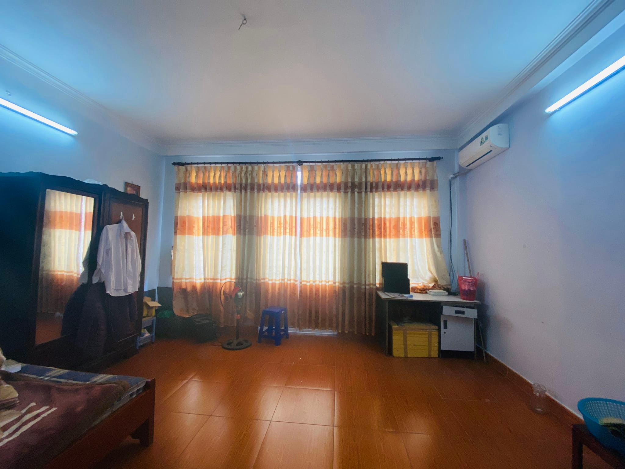 Gả Em Siêu Mẫu Phố Vĩnh Hưng Hoàng Mai. DT 77m2, 4 Tầng 1 Tum, MT 4.8m , Giá 5,55 Tỷ.