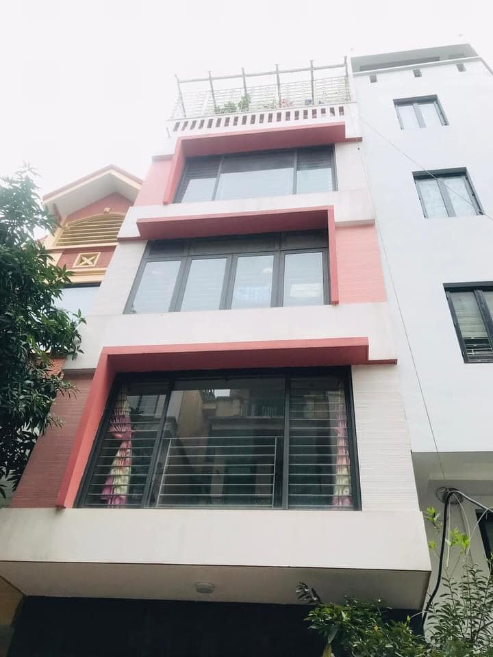 Nhà 5 Tầng, Lô Góc, 1 Nhà Ra Phố Ai Mộ, Long Biên, DT 35m2, chỉ 3 tỷ