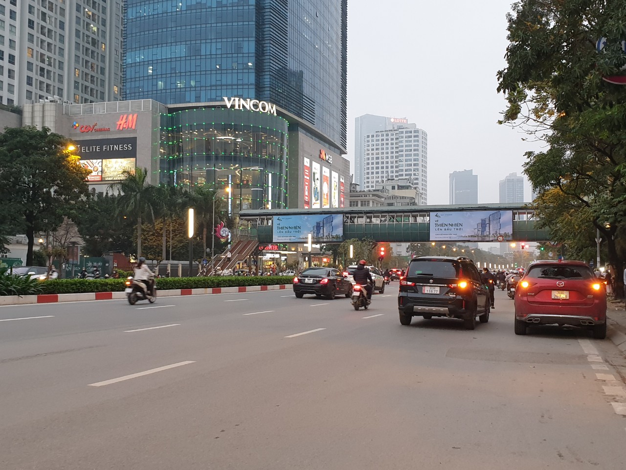 BÁN NHÀ MẶT PHỐ NGUYỄN CHÍ THANH, ĐỐNG ĐA, DT 75M2 x MT 7.6M, 5T, LÔ GÓC, VỈA HÈ, 29 TỶ