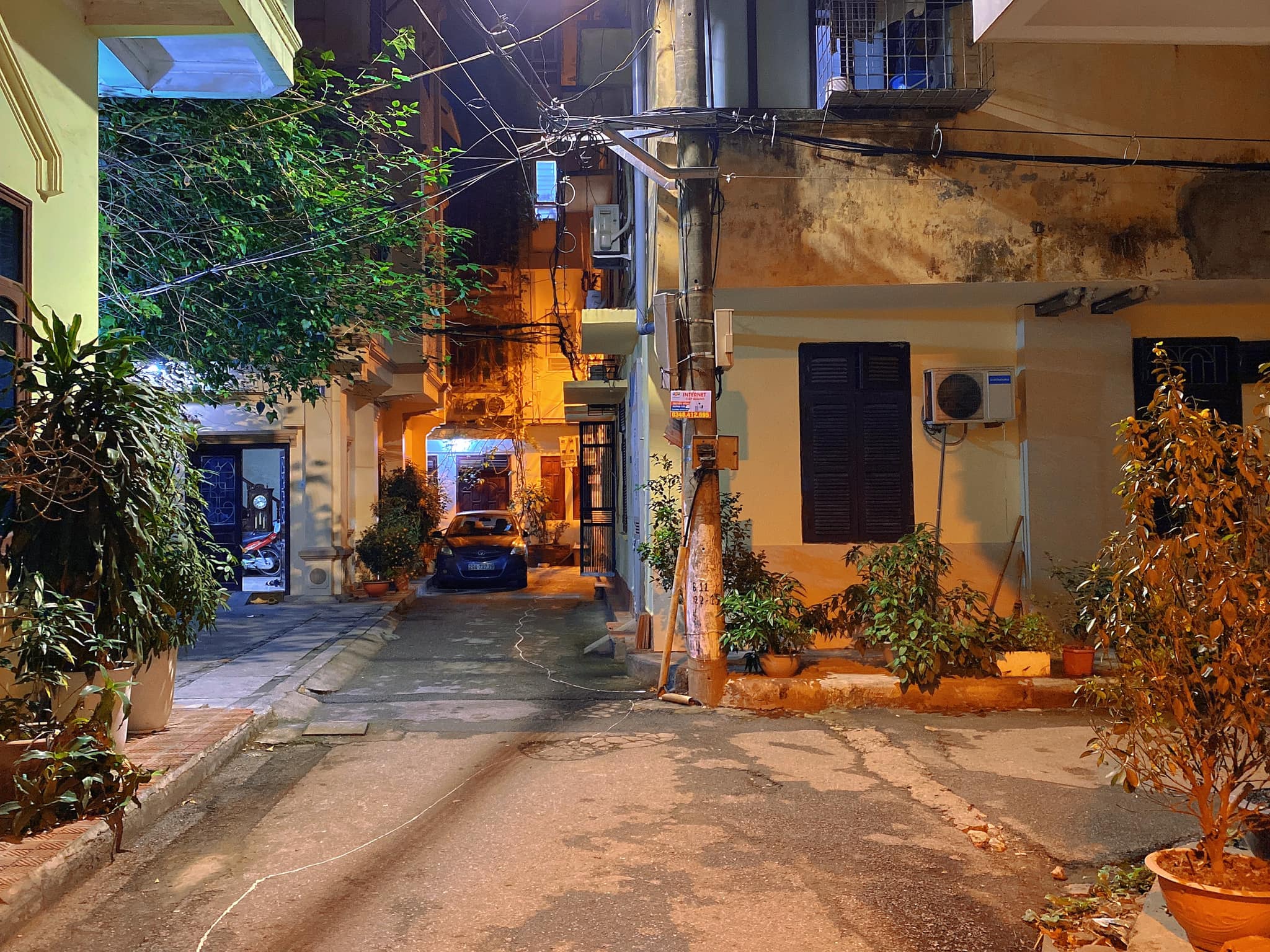 Nhà đẹp, ô tô 4 chỗ vào nhà ngõ 82 Nghĩa Tân, 73m2, 4 tầng, 7m MT. Giá 12 tỷ