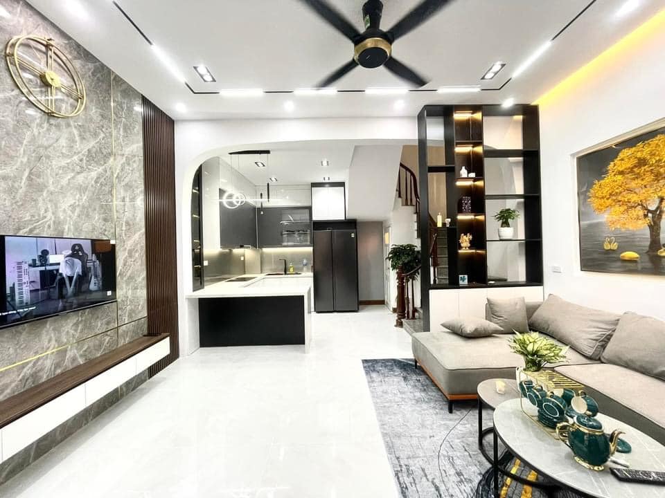 Bán nhà phố Bùi Xương Trạch, Thanh Xuân, chỉ 5.2 tỷ, 35m2, 5 tầng, mt 5.1m.