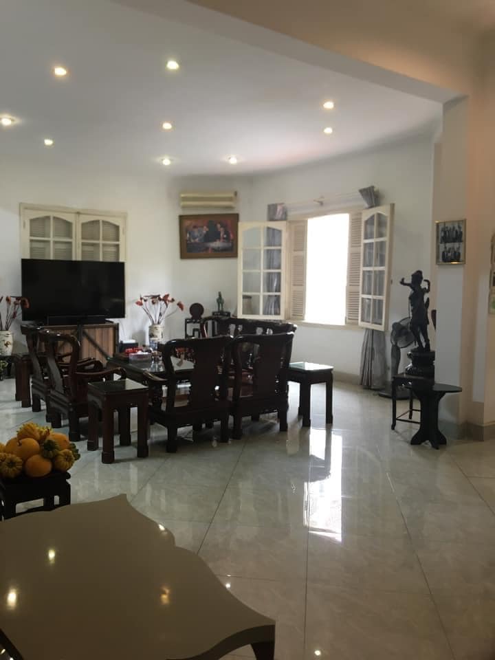 Bán nhà ở Hoàng Văn Thái, khu vip, sổ vuông, S = 100m2, MT 5m, giá 16 tỷ