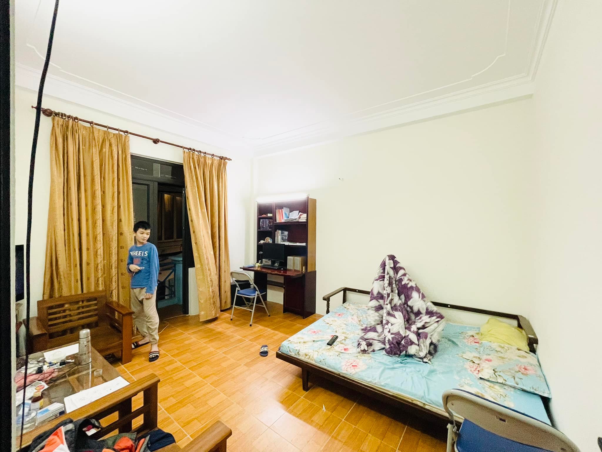 Bán nhà Dương Quảng Hàm-kinh doanh-ôtô đỗ cửa-ngõ thông-Diện tích 55m-Giá7.6 tỷ