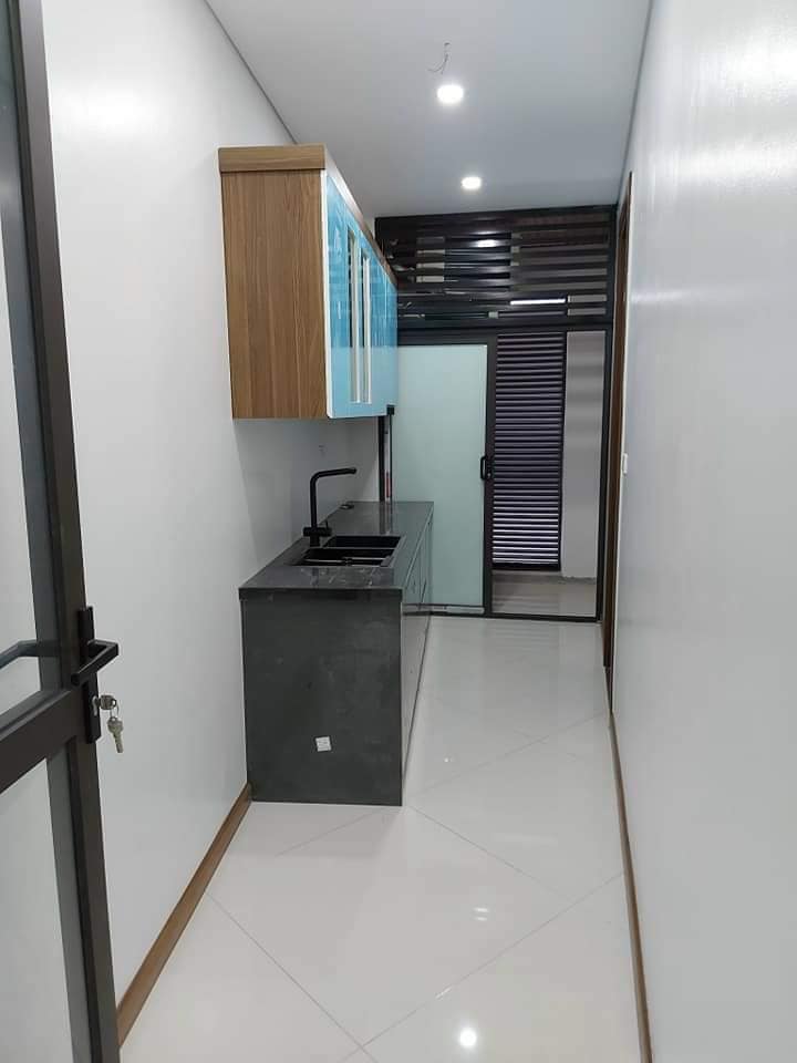 Bán nhà ngõ 218 Lạc Long Quân, ô tô tránh 8 nổi 1 hầm, 155m2, 9 tầng, 6.5m MT. Giá 31 tỷ