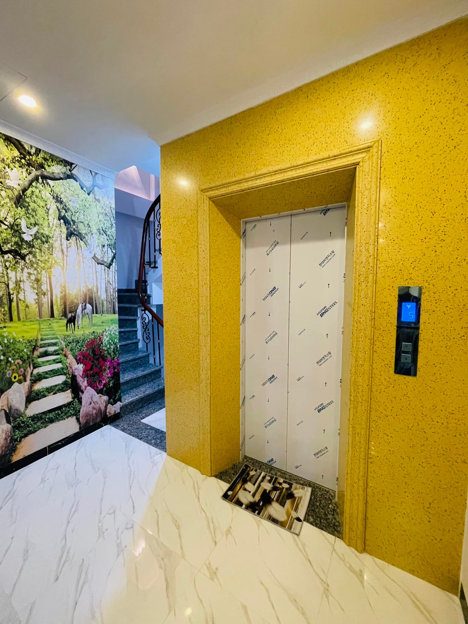 ( Chính chủ ) Bán nhà phố Hoàng Cầu-Đống Đa-chỉ 32 tỷ- 75m2- 7 Tầng - Mt 5m