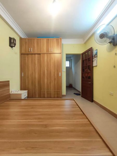 Bán Gấp Nhà Lĩnh Nam - Hoàng Mai 23m, 5 Tầng, Mt 3.2m Giá 2.2 tỷ. Liên Hệ: Mr Dũng 0983833999.