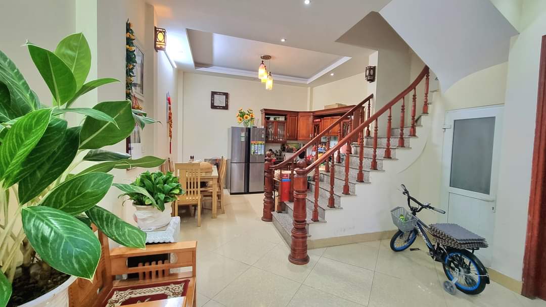 Bán nhà riêng Tân Mai, sổ 44m2, 4 tầng, giá 3,5 tỷ, 0949606622