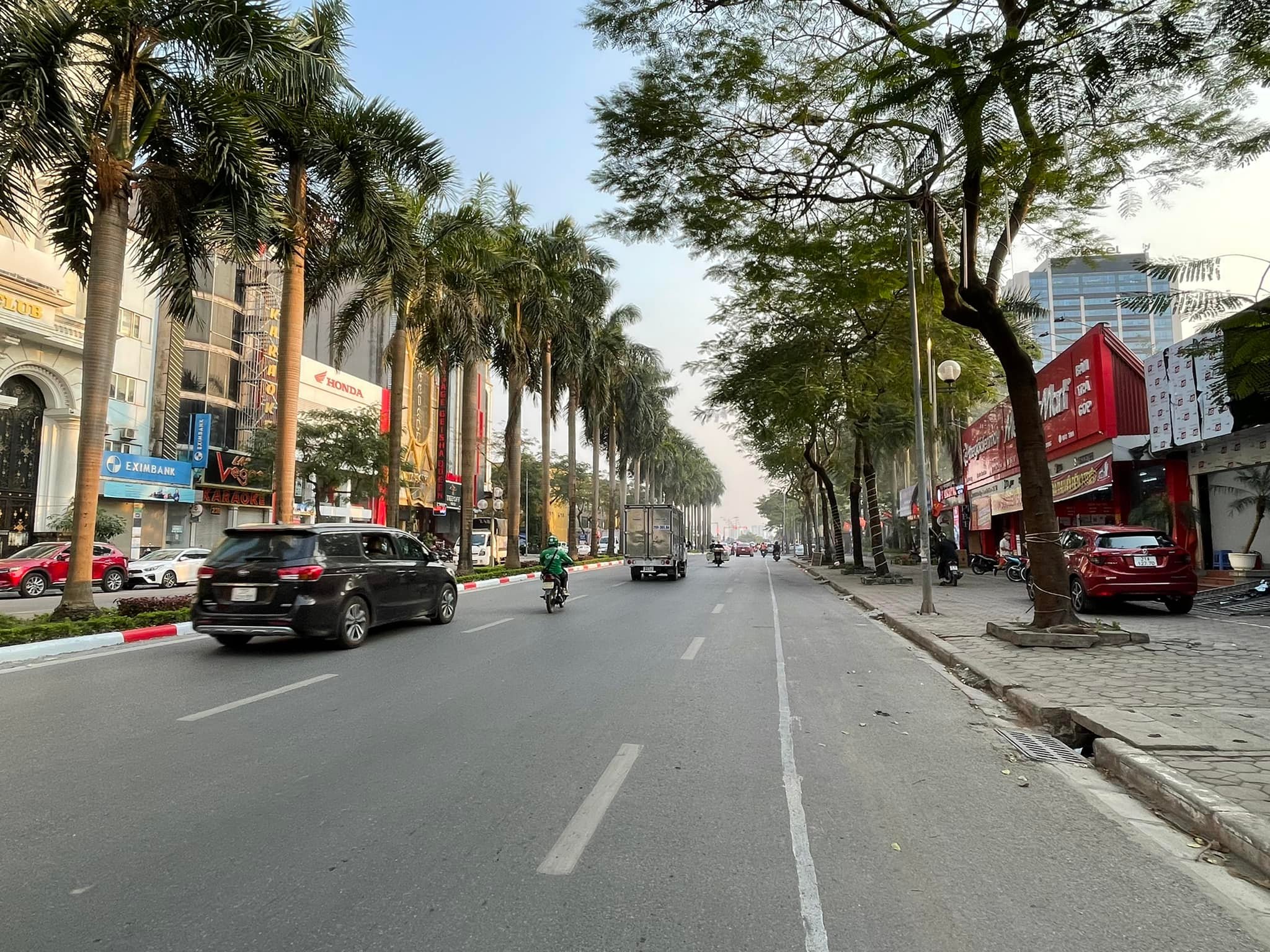 Tòa nhà văn phòng - mặt phố - view hồ - thang máy ở 46A Phú Mỹ, diện tích 90m2, 9 tầng. Giá 40 tỷ