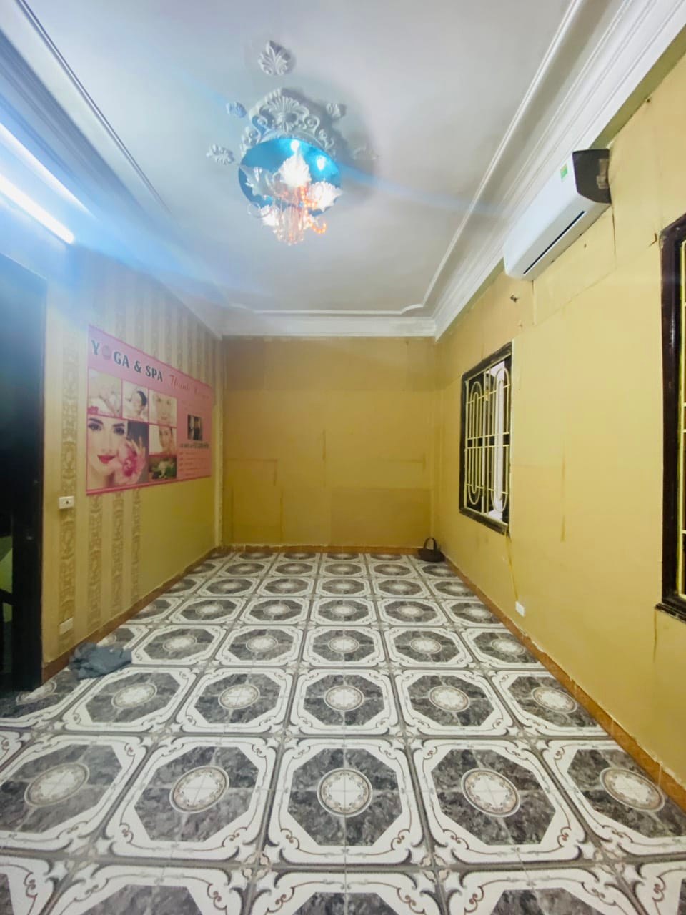 Chính chủ bán nhà mặt phố Phạm Tuấn Tài, Cầu Giấy chỉ 17 tỷ, 55m, 5 tầng, Mt 6.3m