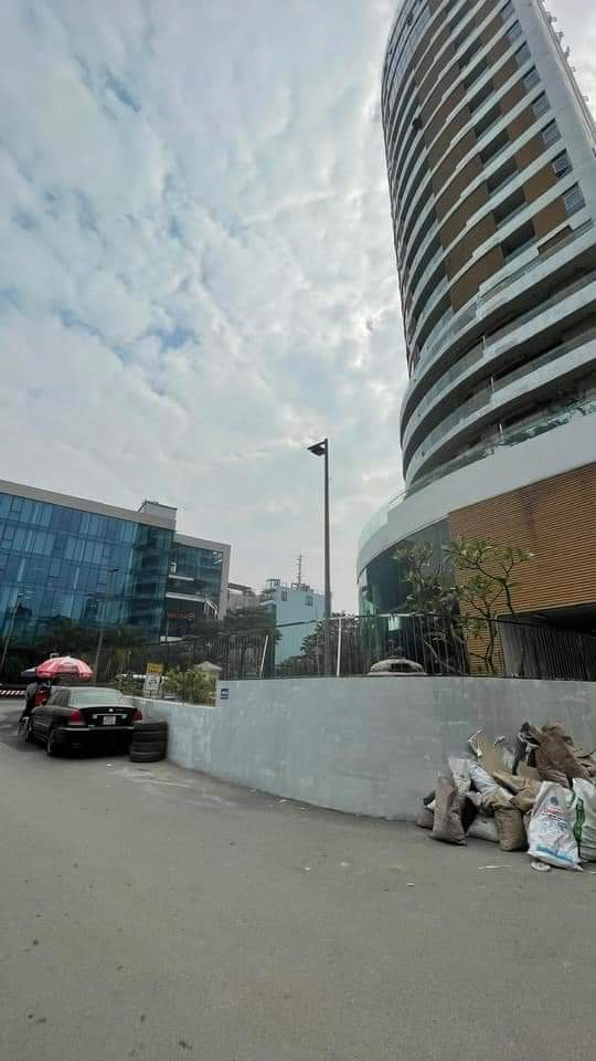 Bán đất 271 Lạc Long Quân 400m2 MT 20m 69 tỷ, ô tô tránh 2 ngõ trước sau đầu tư tốt