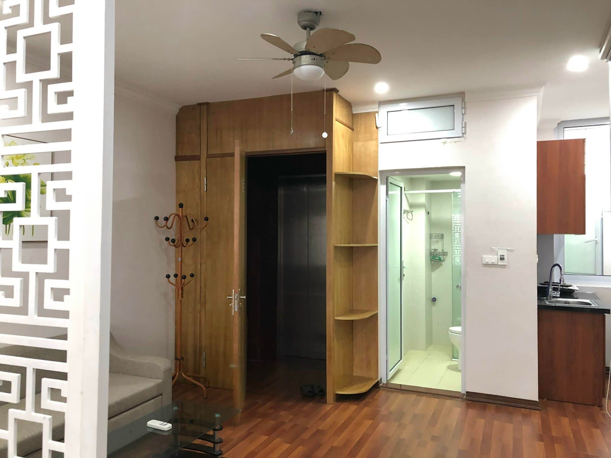 Bán nhà Cầu Giấy 49m2 5 tầng 21 tỷ SOS NHÀ PHỐ CẦU GIẤY - KINH DOANH SẦM UẤT- VỈA HÈ ĐÁ BÓNG