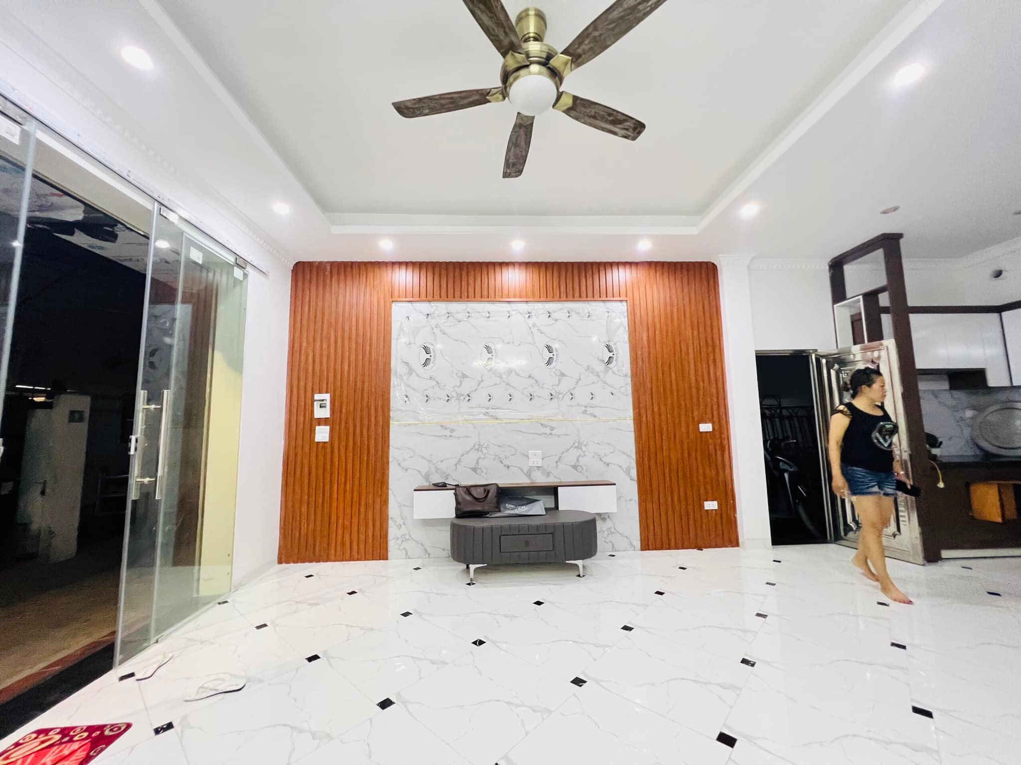 Cổ Nhuế_nhỉnh 5 tỷ_ngõ 3m _lô góc_thông sàn_ trung tâm_nhà mới_56m2.