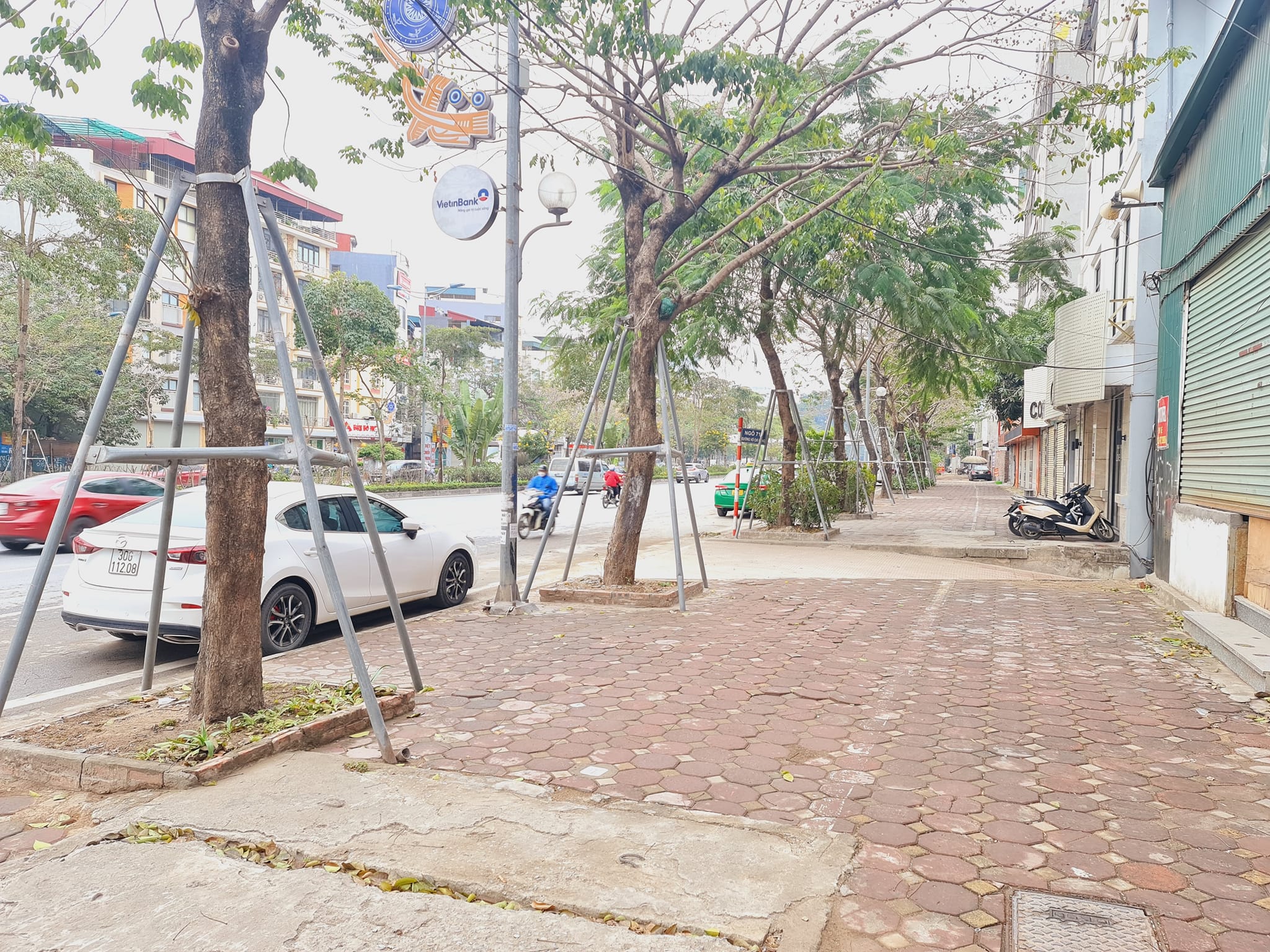 Bán nhà mặt phố kinh doanh Cầu Giấy diện tích 57m2 có 5 tầng thang máy cực đẹp giá nhỉnh 31.5 tỷ