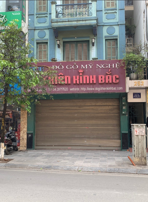 Cho thuê nhà mặt phố HÀNG GÀ - HOÀN KIẾM 300m2 , MT 4M, 3 tầng