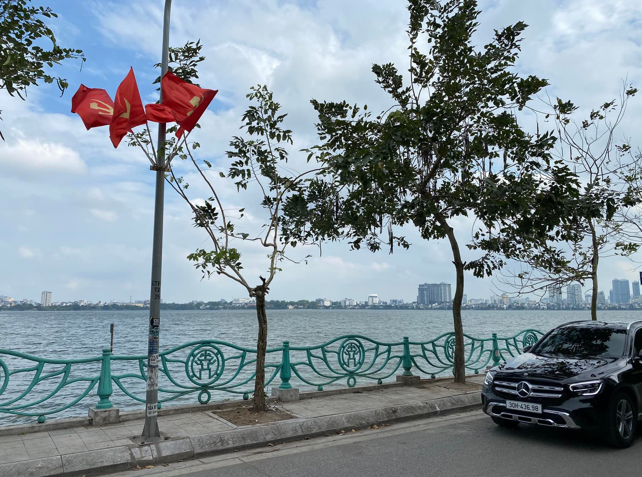 Đất Vàng có 102 Ôtô 5m, KD Xuân Diệu, Tây Hồ 230 m2, MT 8,5 m, Chỉ Hơn 16 Tỷ