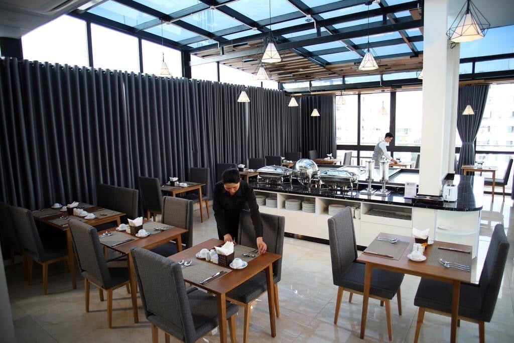 Bán nhà Cầu Giấy diện tích 150m2 có thang máy ô tô tránh kinh doanh đỉnh giá 74 tỷ