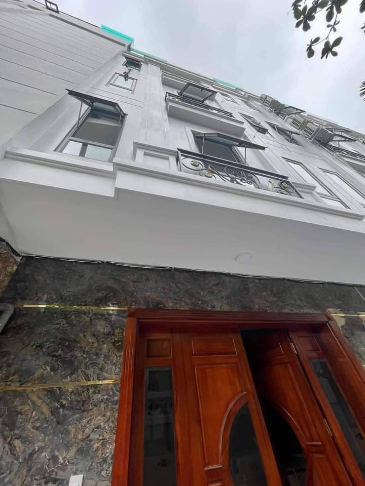 BÁN NHÀ LẠC LONG QUÂN,TÂY HỒ-HƠN 3TY- NHÀ CÁCH HỒ TÂY CHỈ 200M- NHÀ MỚI,ĐẸP Ở LUÔN- 5 TẦNG-3 NGỦ *Ms: LQ456