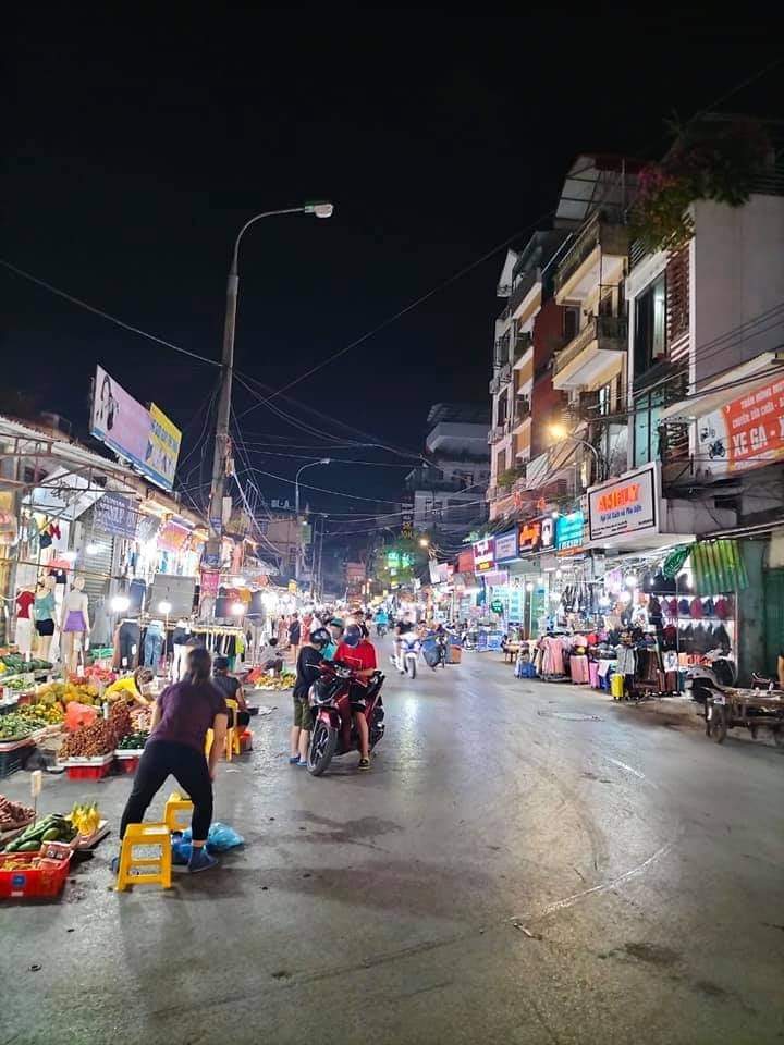 Bán Nhà Mặt Chợ Phùng Khoang. 40m2, 6 Tầng, MT 4.5m. Lô Góc